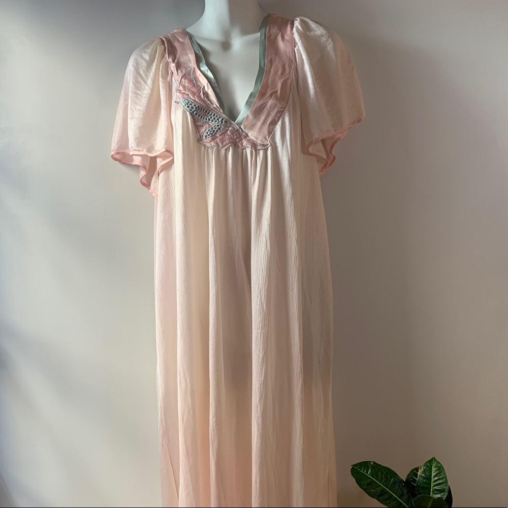 Gorgeous pink/ teal vintage nightgown